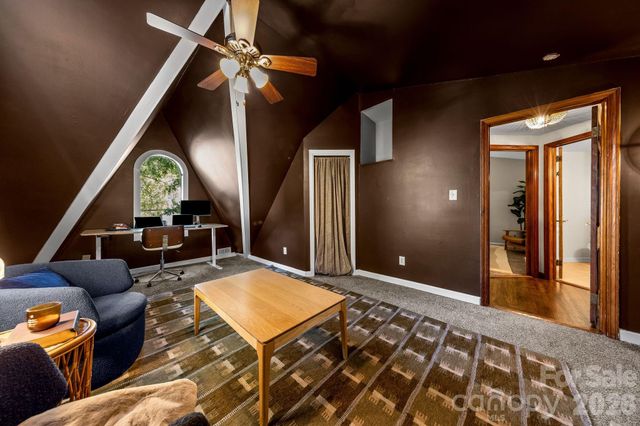 1512 Ideal Way, Charlotte, NC 28203
