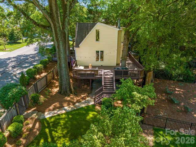 1512 Ideal Way, Charlotte, NC 28203