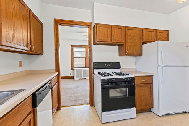 946 Smith Avenue S, West Saint Paul, MN 55118