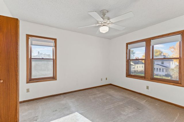 946 Smith Avenue S, West Saint Paul, MN 55118