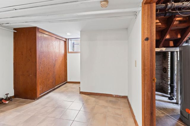 946 Smith Avenue S, West Saint Paul, MN 55118