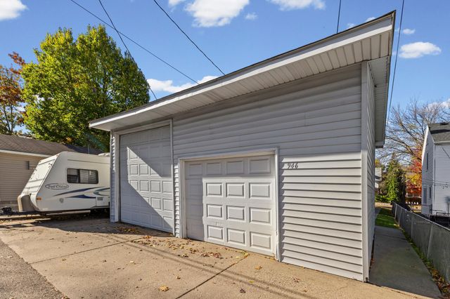946 Smith Avenue S, West Saint Paul, MN 55118