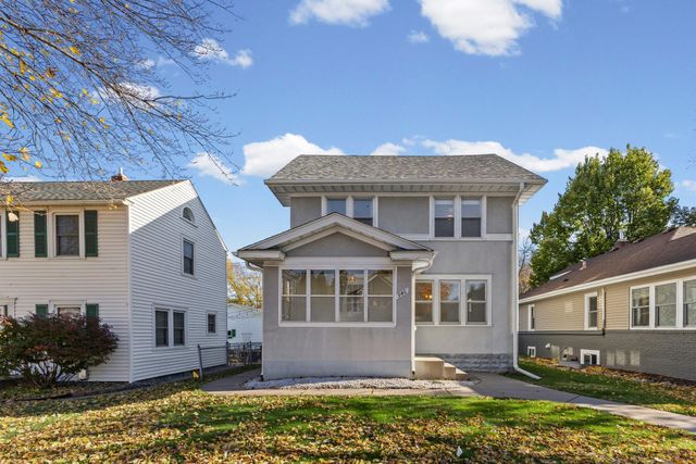 946 Smith Avenue S, West Saint Paul, MN 55118