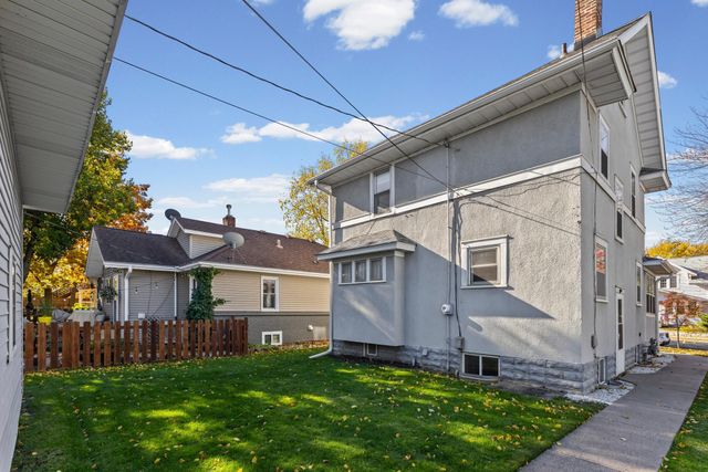 946 Smith Avenue S, West Saint Paul, MN 55118