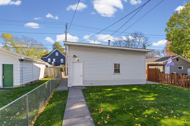 946 Smith Avenue S, West Saint Paul, MN 55118