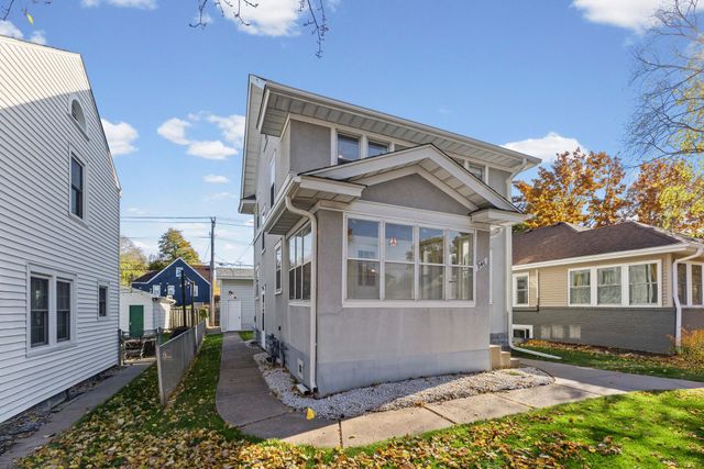 946 Smith Avenue S, West Saint Paul, MN 55118