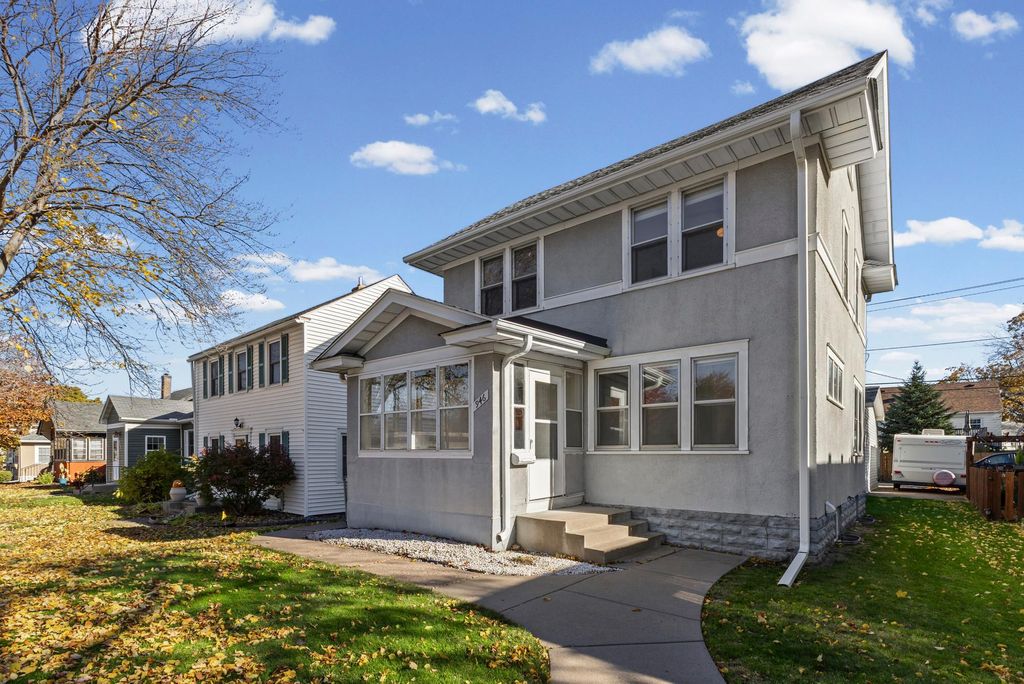 946 Smith Avenue S, West Saint Paul, MN 55118