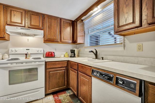 545 Red Cedar Boulevard, Williamston, MI 48895