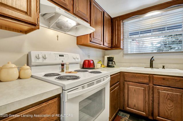 545 Red Cedar Boulevard, Williamston, MI 48895