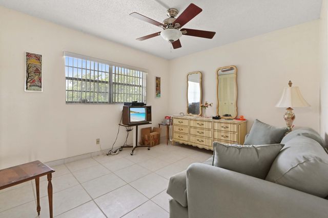 3506 NW 49th Avenue 603, Lauderdale Lakes, FL 33319