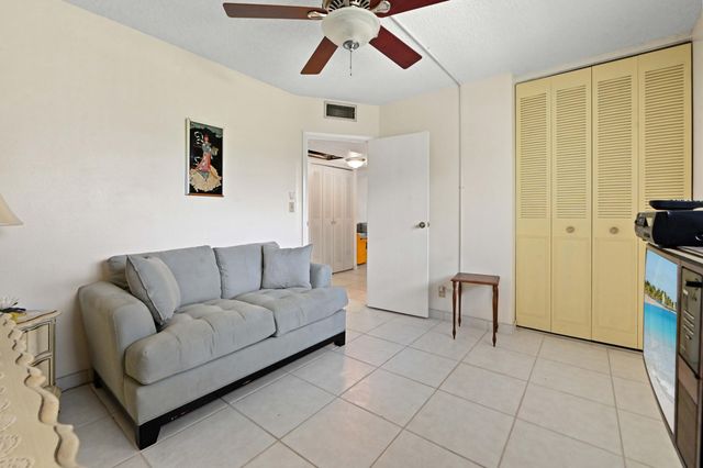 3506 NW 49th Avenue 603, Lauderdale Lakes, FL 33319