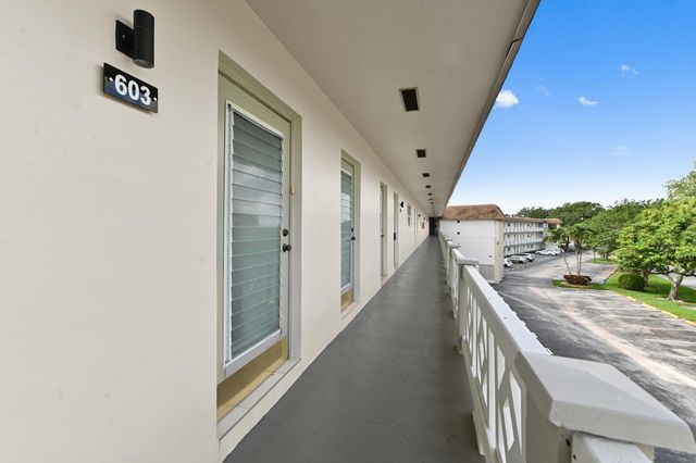 3506 NW 49th Avenue 603, Lauderdale Lakes, FL 33319
