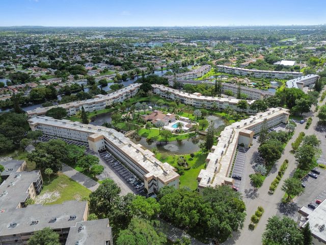 3506 NW 49th Avenue 603, Lauderdale Lakes, FL 33319