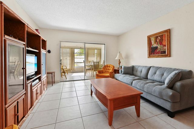 3506 NW 49th Avenue 603, Lauderdale Lakes, FL 33319