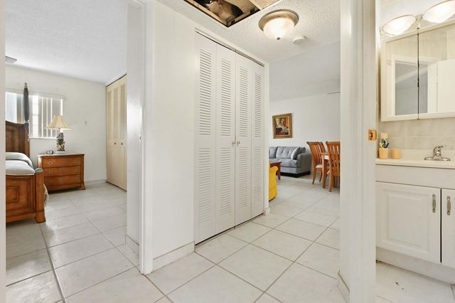 3506 NW 49th Avenue 603, Lauderdale Lakes, FL 33319