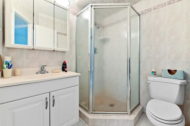 3506 NW 49th Avenue 603, Lauderdale Lakes, FL 33319
