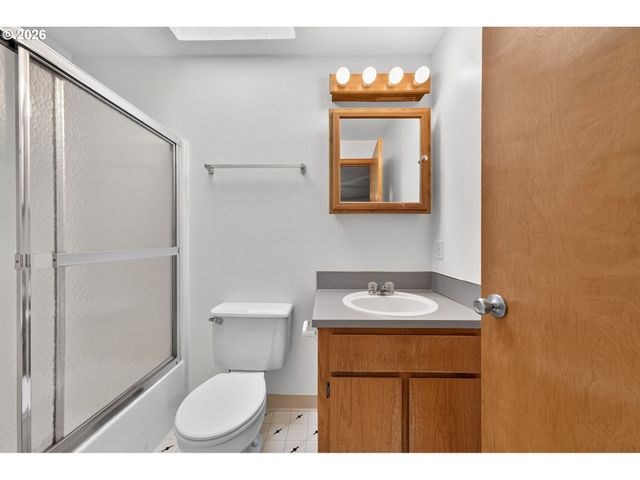 9654 N EDISON St, Portland, OR 97203