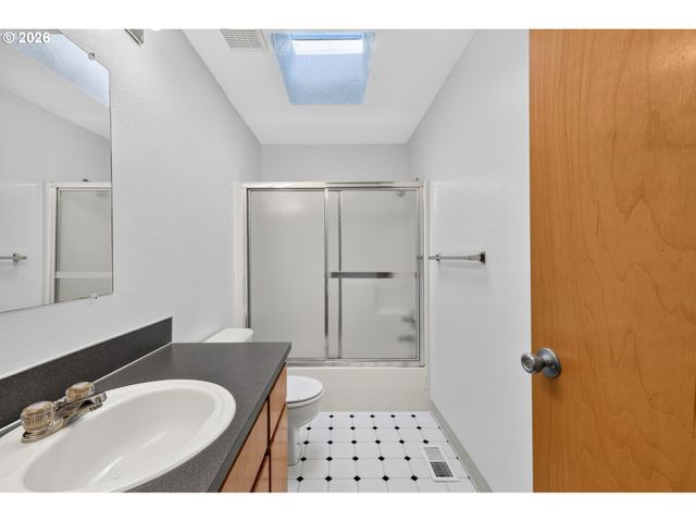 9654 N EDISON St, Portland, OR 97203