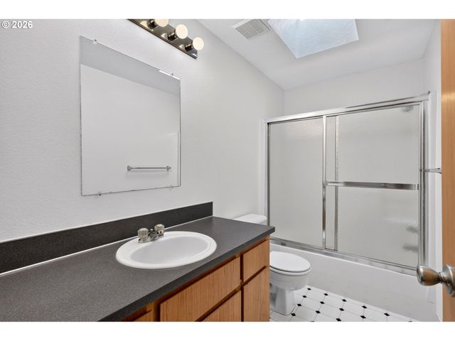 9654 N EDISON St, Portland, OR 97203