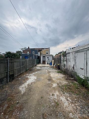 150 150 South Olden Avenue, Trenton, NJ 08609