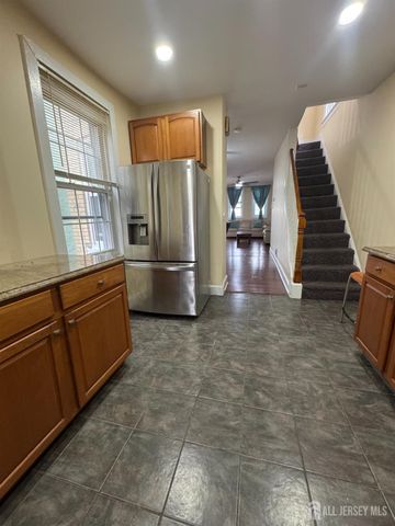 150 150 South Olden Avenue, Trenton, NJ 08609