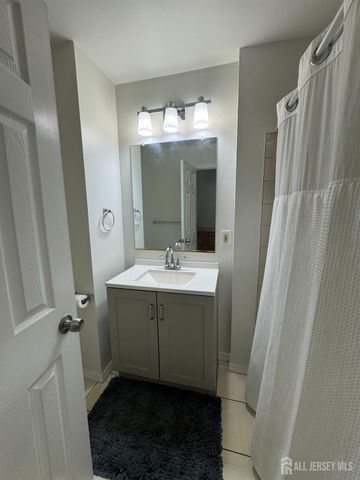 150 150 South Olden Avenue, Trenton, NJ 08609