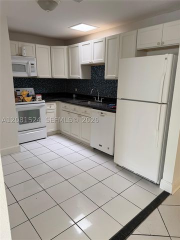 201 NW 43rd Pl 201, Deerfield Beach, FL 33064