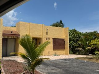 201 NW 43rd Pl 201, Deerfield Beach, FL 33064