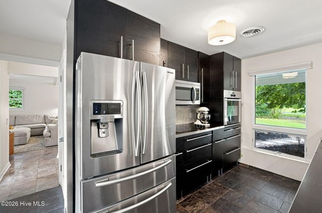 4837 College Acres Drive, Wilmington, NC 28403