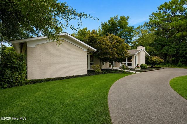 4837 College Acres Drive, Wilmington, NC 28403
