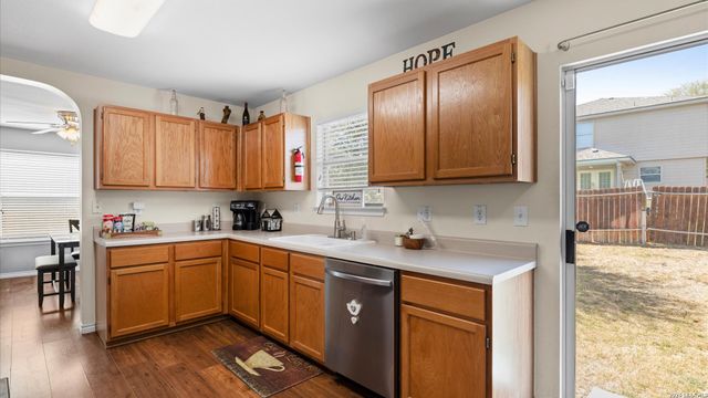 9019 Lilac, Universal City, TX 78148