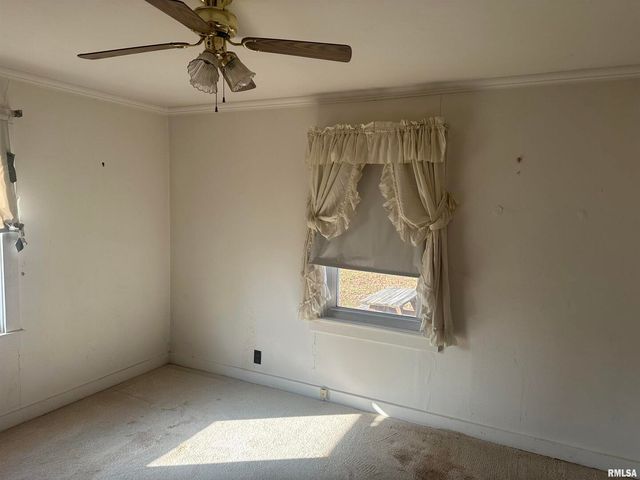 301 S EAST Street, Pinckneyville, IL 62274