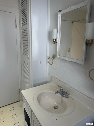 301 S EAST Street, Pinckneyville, IL 62274