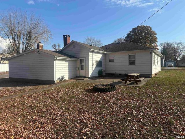 301 S EAST Street, Pinckneyville, IL 62274