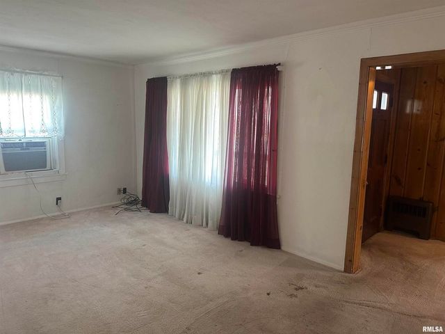 301 S EAST Street, Pinckneyville, IL 62274