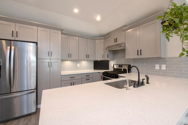 109 W Lewis Street, Madera, CA 93637