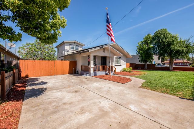 109 W Lewis Street, Madera, CA 93637