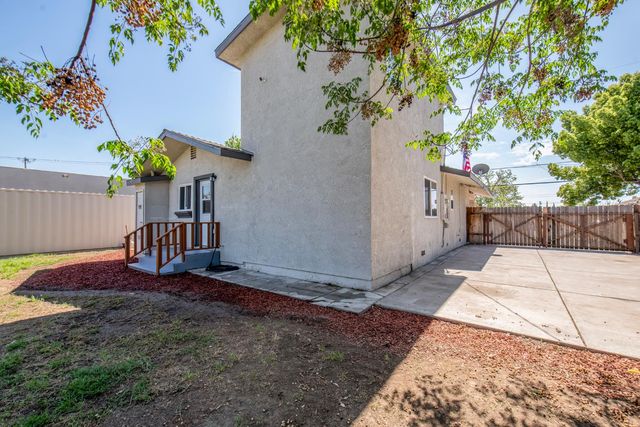 109 W Lewis Street, Madera, CA 93637
