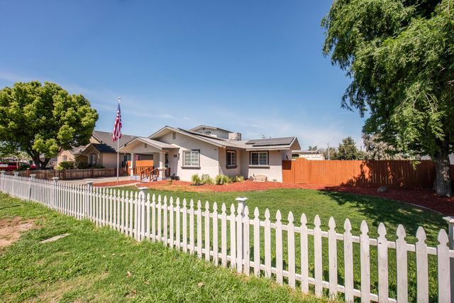 109 W Lewis Street, Madera, CA 93637