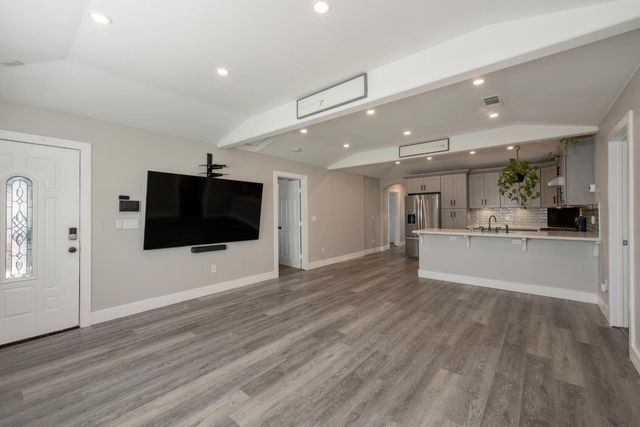 109 W Lewis Street, Madera, CA 93637