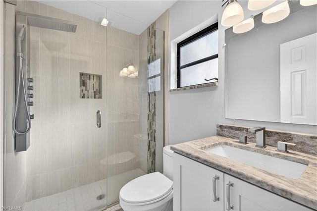 7164 Lyle TER # 2, Fort Myers, FL 33907