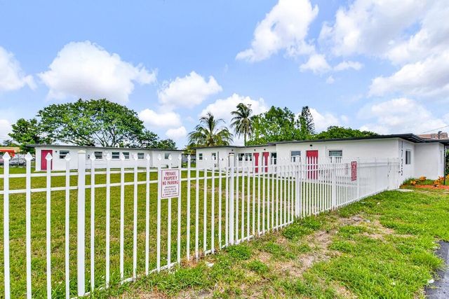 1725 NE 148TH Street 2, Miami, FL 33181