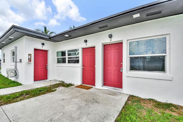 1725 NE 148TH Street 2, Miami, FL 33181