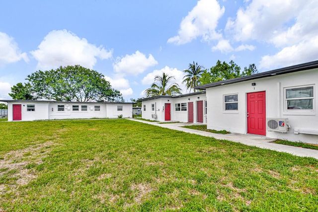 1725 NE 148TH Street 2, Miami, FL 33181