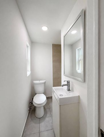1725 NE 148TH Street 2, Miami, FL 33181