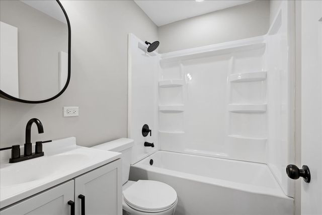 28622 W Edgewood Avenue, Cary, IL 60013