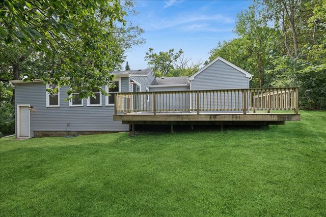28622 W Edgewood Avenue, Cary, IL 60013