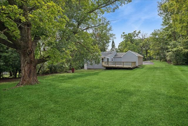 28622 W Edgewood Avenue, Cary, IL 60013
