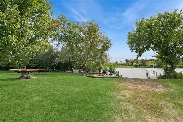 28622 W Edgewood Avenue, Cary, IL 60013