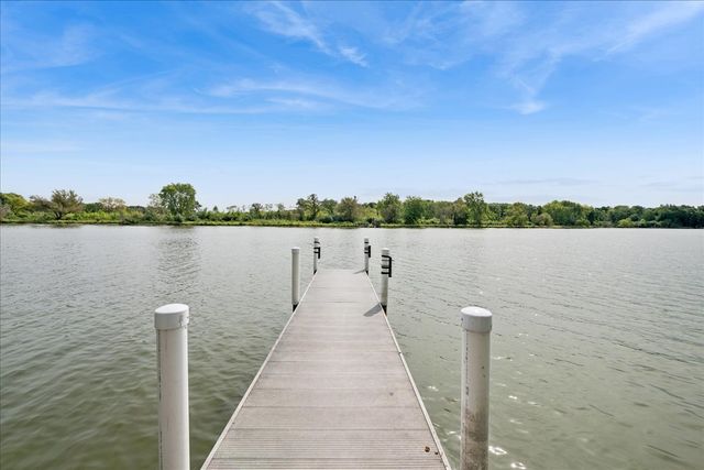 28622 W Edgewood Avenue, Cary, IL 60013